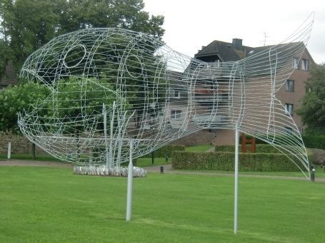 Rees : Am Bär, Skulpturenpark, Skulptur "Fisch" aus Stahl, von Gisela Mewes, Hameln